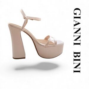 Gianni Bini NWT Platform Sandals Pink